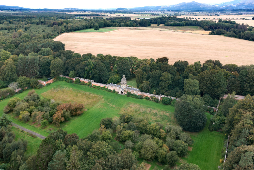 Dunmore Pineapple, Airth, Stirling, aerial photograph
